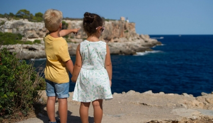 Traveling with Kids: 7 Gadgets for an Easy Trip